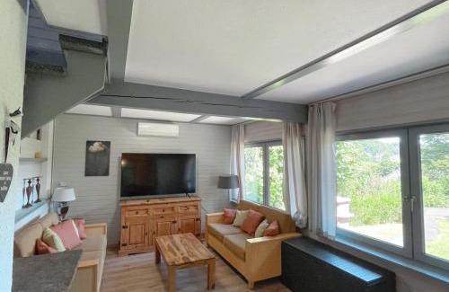 Seepark Kirchheim Casa | Ferienhaus "Schmetterling" am See im Bergland