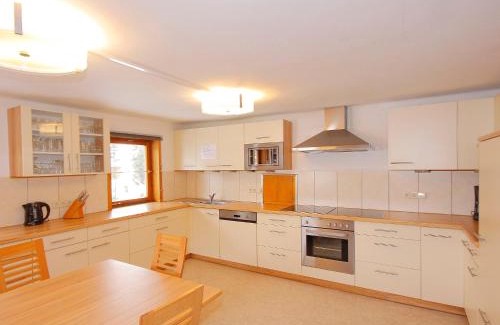 Juns Casa | Ferienhaus Tux Holiday Home