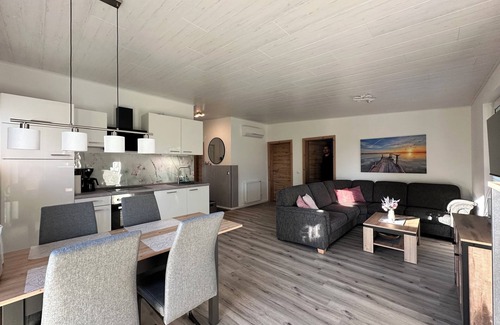 Usedom Casa | "Ferienhaus Zecherin" on the island of Usedom with a view of the Peene