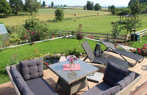 Meissen Apartamento | Ferienhof Gräfe - 3-Seiten Hof mit großem Garten, Pool & Sauna