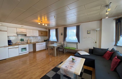 Bad Steben Apartamento | Ferienwohnung mit Geräumigem Balkon