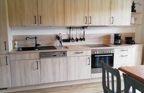 Siegsdorf Apartamento | Ferienwohnung 100qm, Balkon, 2 Schlafzimmer, Wohnzimmer, Badewanne, Bergblick, Wlan, max 4 Pers