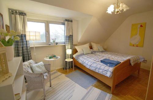 Knielingen Apartamento | Ferienwohnung 11 mit großer Terrasse am Privatsee