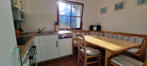 Jerzens Apartamento | Ferienwohnung 4 Personen Alleinlage am Wald Nähe Skigebiet Hochzeiger