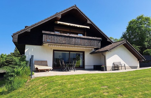 Wiemeringhausen Apartamento | Ferienwohnung, 80 qm, 2 Schlafzimmer, Terrasse mit Garten, Max. 4 Personen