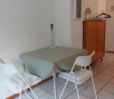 Untermunstertal Apartamento | Ferienwohnung am Bächle