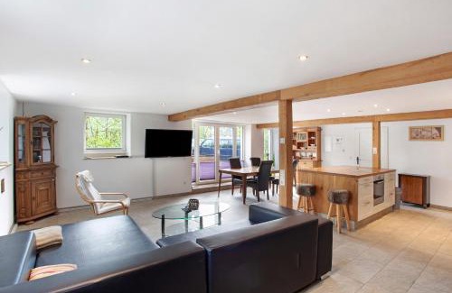 Kirchhundem Apartamento | Ferienwohnung am Marienbach