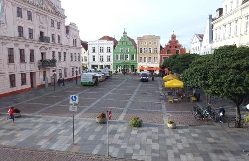 Guestrow Apartamento | Ferienwohnung am Markt - ein Zuhause mit Aussicht