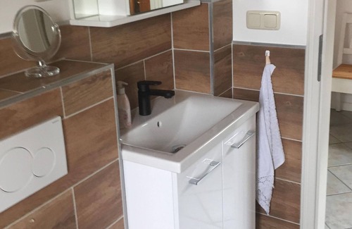 Nehms Apartamento | Ferienwohnung am See in Nehms - Appartement/fewo, Dusche Oder Bad, WC, Ruhig