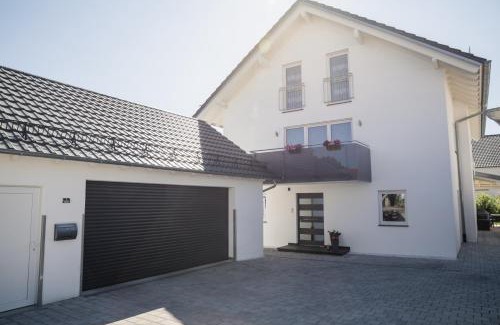 Waggershausen Apartamento | Ferienwohnung am Zeppelin Hangar