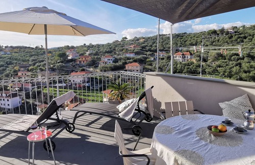 Artallo Apartamento | Ferienwohnung/app. für 4 Gäste mit 140m² in Imperia