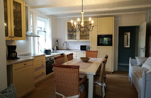 Pewsum Apartamento | Ferienwohnung/app. für 4 Gäste mit 94m² in Krummhörn