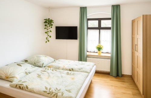 Lichtenwalde Apartamento | Ferienwohnung auf der Schlossallee