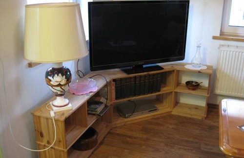 Sandhorst Apartamento | Ferienwohnung Aurich Sandhorst EG mit Terrasse und kleinem Garten
