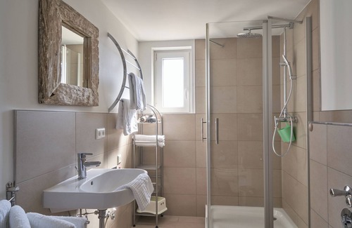 Guenzburg Apartamento | Ferienwohnung Blüte mit Balkon