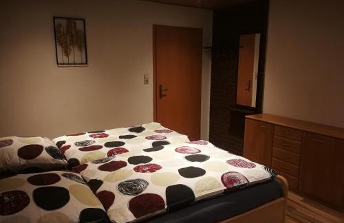 Neustadt bei Coburg Apartamento | Ferienwohnung mit Balkon 1.OG