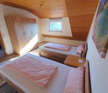 Rheinstetten Apartamento | Ferienwohnung