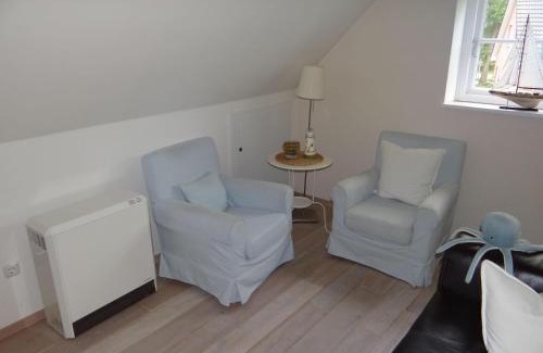 Welt Apartamento | Ferienwohnung-DG-im-Reetdachhaus-im-Ort-Welt