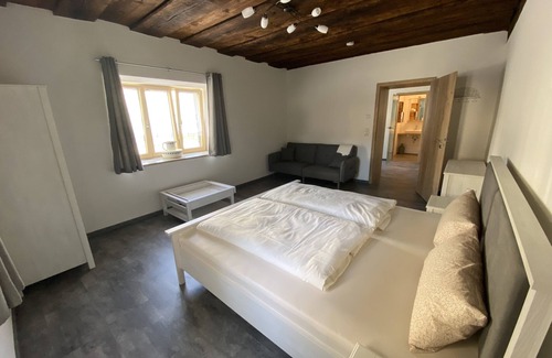 Pappenheim Apartamento | Ferienwohnung Dorfplatz für 2-3 Personen