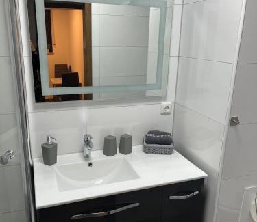 Flittard Apartamento | Ferienwohnung Emilia