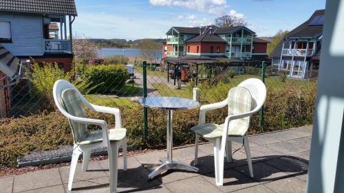 Neuensien Apartamento | Ferienwohnung Granitzblick 3 mit Wintergarten und Seeblick