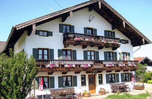 Wonneberg Apartamento | Ferienwohnung Gustl bis 3 Personen, Balkon, 47 qm
