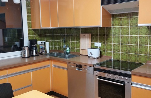 Haus Weitmar Apartamento | Ferienwohnung Haus-elsa-bochum, 2-4 Pers +5.pers im EZ , gr. Terrasse
