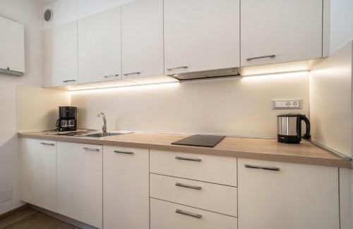 Avelengo Apartamento | Ferienwohnung Hirzer Edelweiss