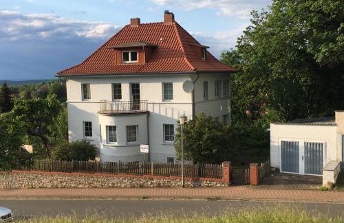Gernrode Apartamento | Ferienwohnung im Blauen Haus