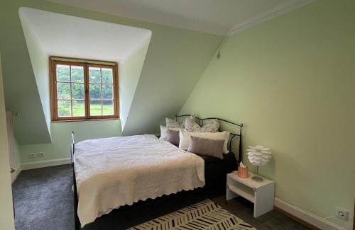 Lauchringen Apartamento | Ferienwohnung im Grünen auf idyllisch gelegenen Gutshof und doch so zentral