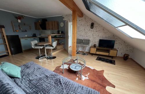 Dobern Apartamento | Ferienwohnung im Grünen für bis zu 3 Personen, Aufbettung möglich