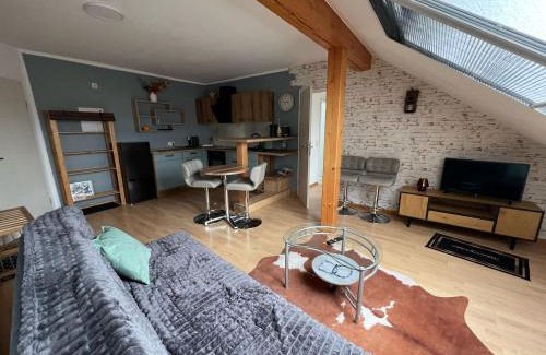 Dobern Apartamento | Ferienwohnung im Grünen für bis zu 3 Personen, Aufbettung möglich