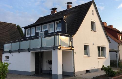 Rinteln Apartamento | Ferienwohnung „Im Kleinen Löök“ - DG - 2 Zimmer - Balkon - Boxspringbett - 2 TV