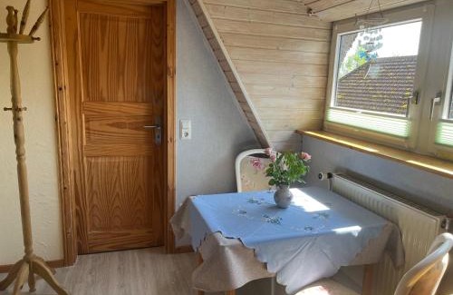 Ostseebad Wustrow Apartamento | Ferienwohnung im Rohrdachhaus