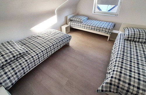 Rommerskirchen Apartamento | Ferienwohnung in Rommerskirchen / Ramrath , 70qm, 2 Schlafzimmer, 1 Wohn- /schlafzimmer, Max. 5 Personen