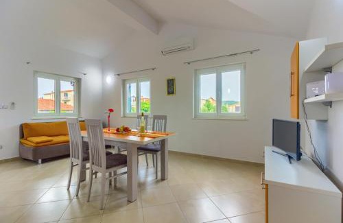 Pirovac Apartamento | Ferienwohnung in Pirovac mit Terrasse, Klimaanlage, W-LAN (4925-4)