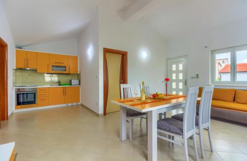 Pirovac Apartamento | Ferienwohnung in Pirovac mit Terrasse, Klimaanlage, W-LAN (4925-4)