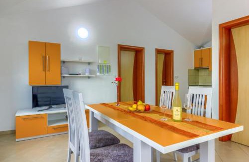 Pirovac Apartamento | Ferienwohnung in Pirovac mit Terrasse, Klimaanlage, W-LAN (4925-4)
