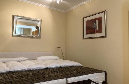 Murwik Apartamento | Ferienwohnung in weißer Villa am Kliff