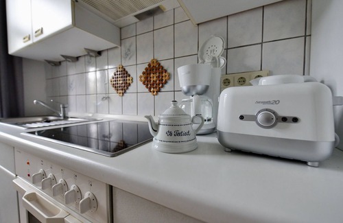 Toenning Apartamento | Ferienwohnung Jakob, mit Garten, Terrasse und Strandkorb