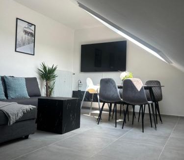 Kuestelberg Apartamento | Ferienwohnung Juli