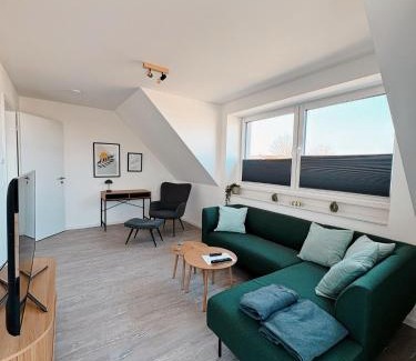 Neuharlingersiel Apartamento | Ferienwohnung KÖÖK Heimathafen - Modern, Balkon, Strandnah