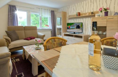 Untermunstertal Apartamento | Ferienwohnung Köpfleblick im Haus Bergblick