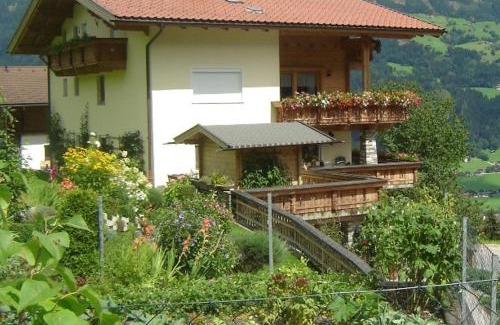 Ried im Zillertal Apartamento | Ferienwohnung Kainer Carina