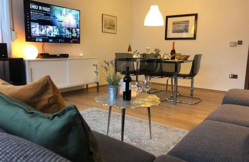 Gustow Apartamento | Ferienwohnung-Kapitaen-Hook-mit-Sonnenterrasse-Garten-zwischen-Strand-Wald-Wiese-auf-Ruegen