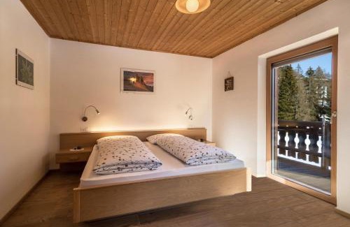 Avelengo Apartamento | Ferienwohnung Kesselberg Edelweiss