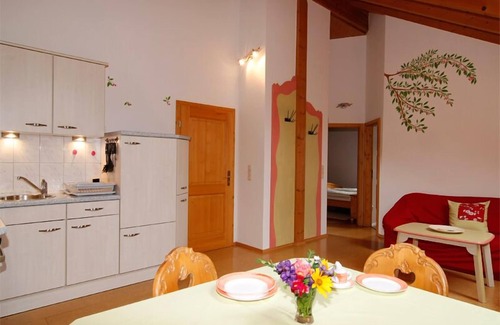 Bad Feilnbach Apartamento | Apartamento "Cereza" 55 m² hasta 4 personas, 2. Primer piso, 2 dormitorios separados, balcón orientado al este.
