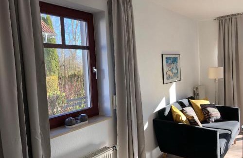 Gustow Apartamento | Ferienwohnung-Klaus-Stoertebeker-mit-Sonnenterrasse-Garten-zwischen-Strand-Wald-und-Wiese