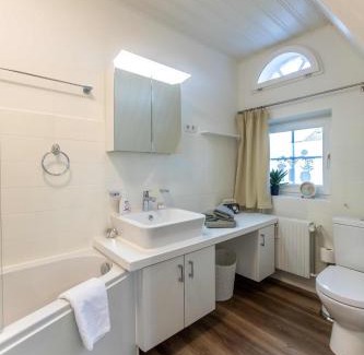 Alkersum Apartamento | Ferienwohnung Klintum