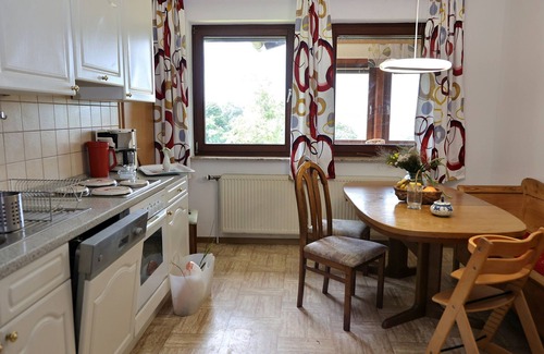Hofgeismar Apartamento | Ferienwohnung Landleben, 75qm, 1 Schlafzimmer, 1 Wohnschlafzimmer, Max. 3 Erw. und 2 Kinder